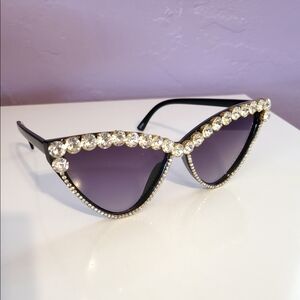 Elegant Black and Rhinestone Embellished Sunglasses